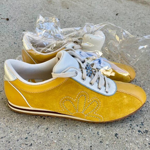 Y2K COACH Yellow Suede/Leather Low-Top Sneaker with Floral Detail - Women's 9 - Picture 1 of 12